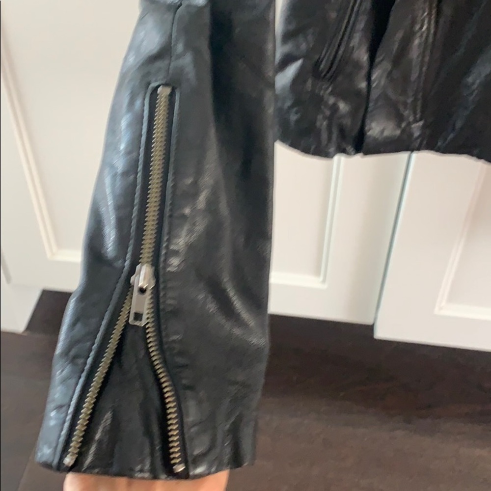 Line leather jacket - Picture 4 of 10